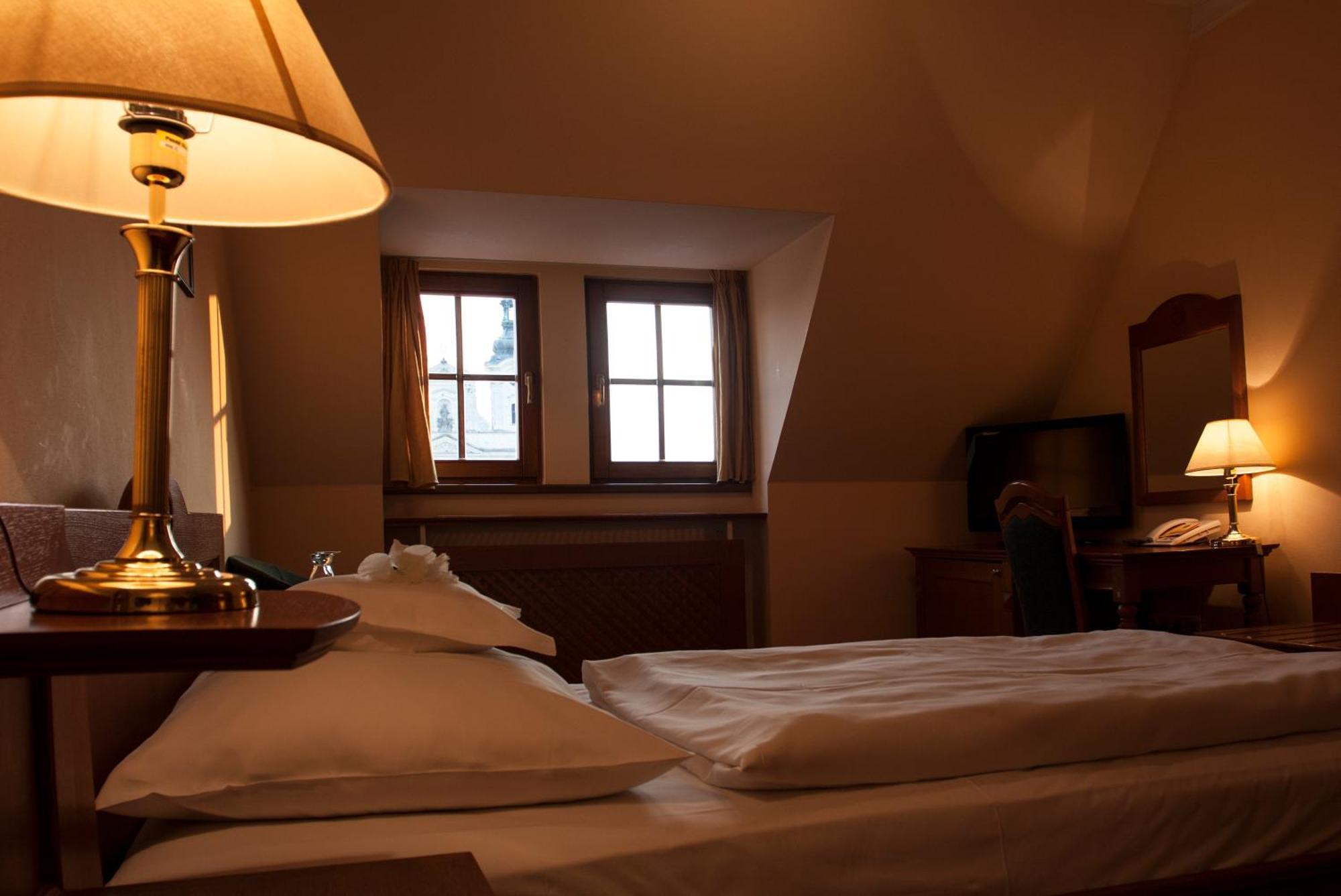 Hotel Slunce Uherské Hradiště Buitenkant foto
